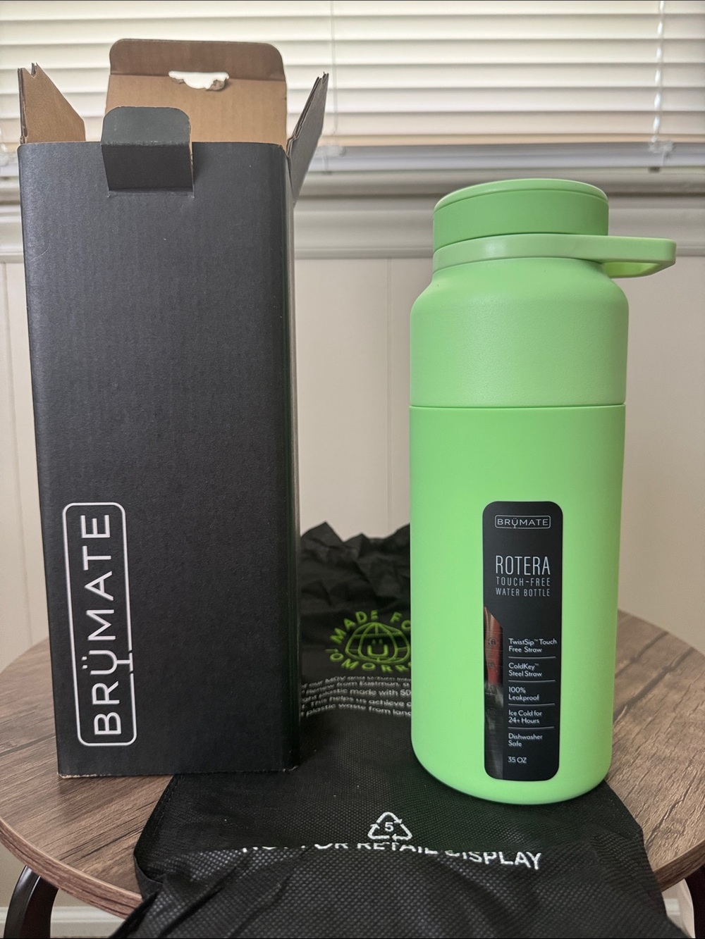 BruMate Rotera Touch-Free Water Bottle - Kiwi 35oz